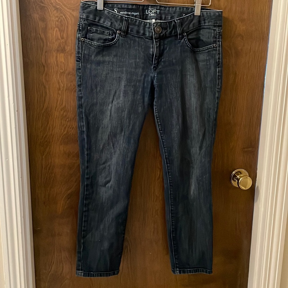 Ann Taylor Loft Modern Capri. Straight leg. Good condition. Soft and comfy